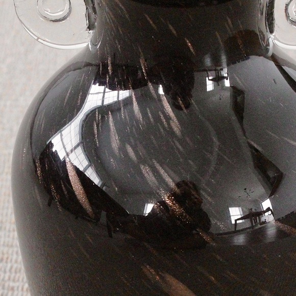 Vintage Black Aventurine Art Glass Vase Copper Dust Fleck Scroll Handle - Picture 4 of 6